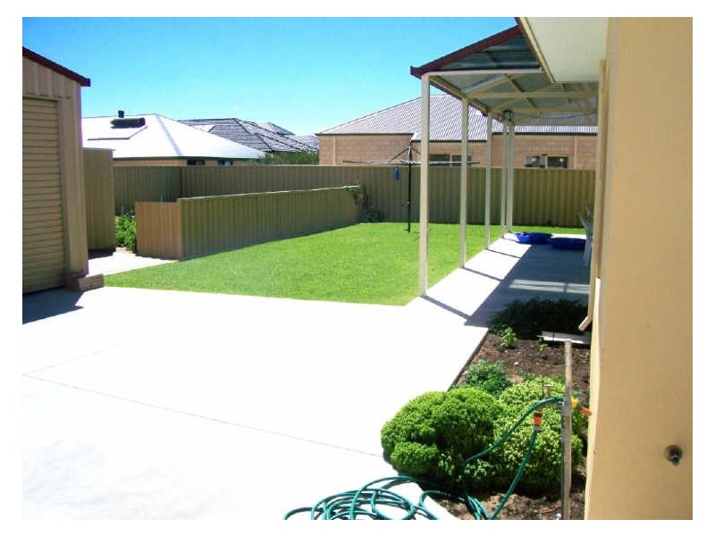 11 Naroona Drive, Dalyellup WA 6230