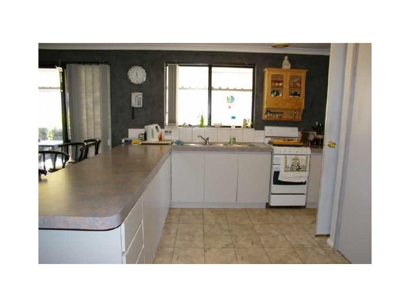 22 Bungarra Street, Australind WA 6233