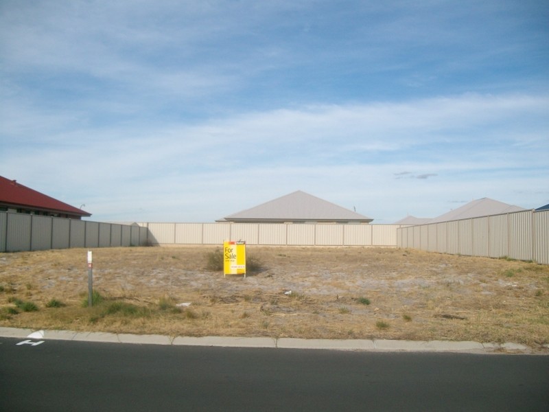 81 The Boulevard, Australind WA 6233