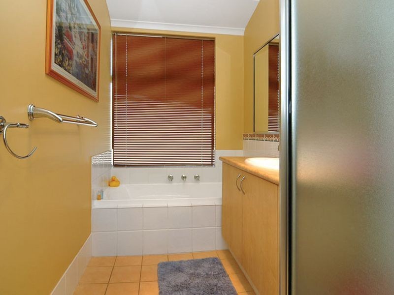 8 Amber Lane, Australind WA 6233