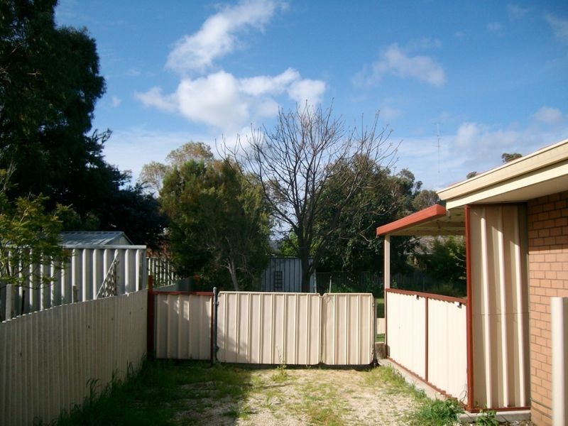 4 Brooksy Place, Burekup WA 6227