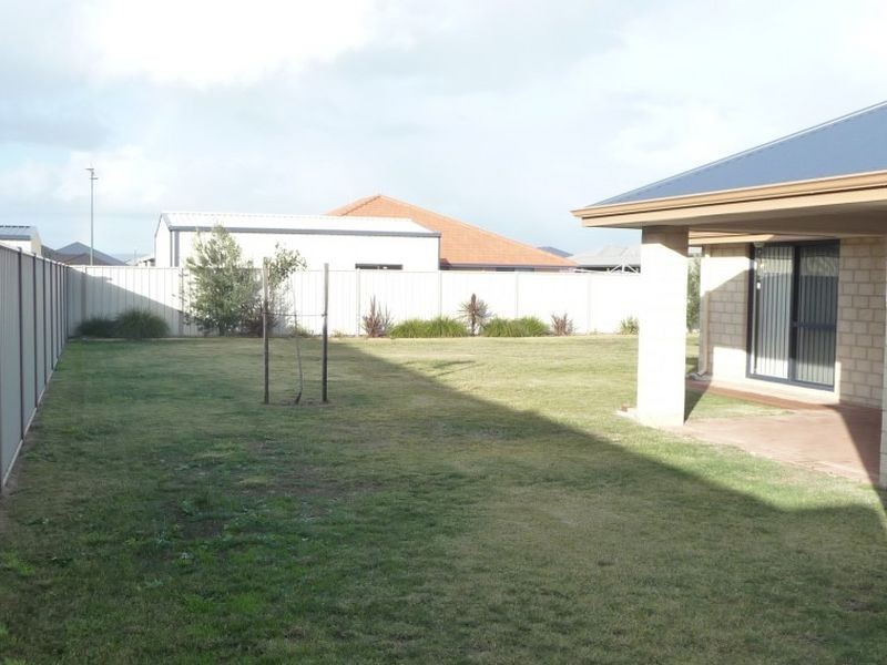 31 Grandite Fairway, Australind WA 6233