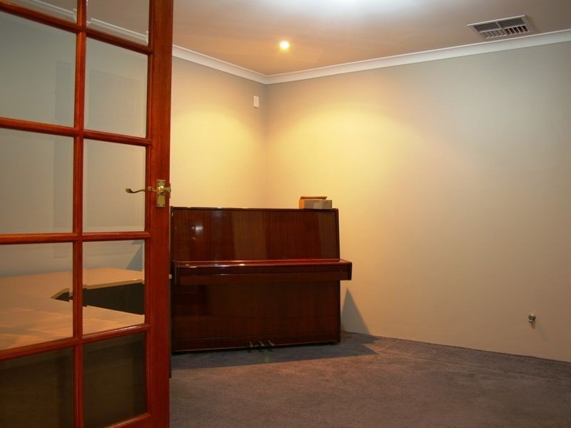 52 Hornibrook Road, Dalyellup WA 6230