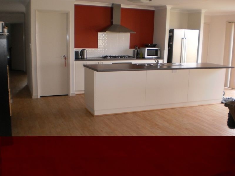 16 Greenough Place, Eaton WA 6232