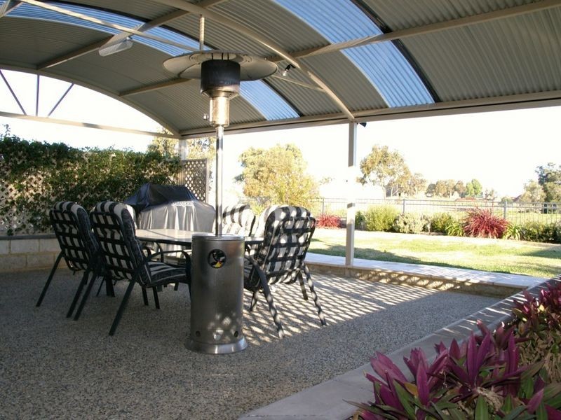 42 Avalon Road, Australind WA 6233