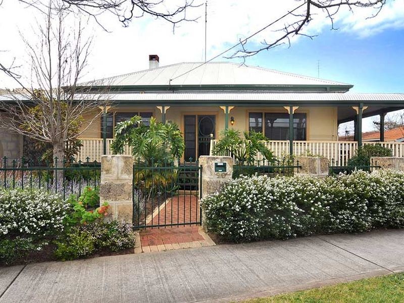 90 Beach Road, Bunbury WA 6230