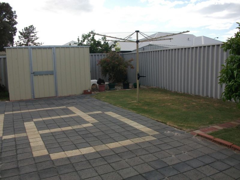 16 Borya Bend, Glen Iris WA 6230