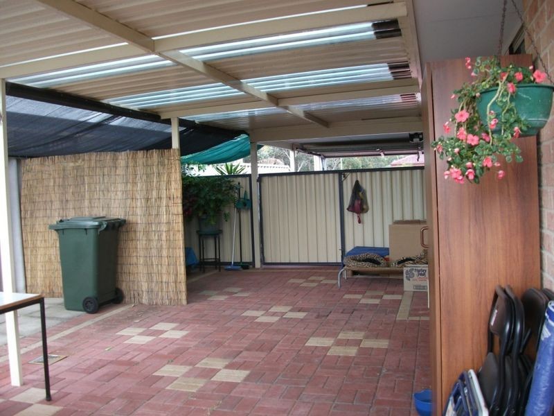 16 Borya Bend, Glen Iris WA 6230