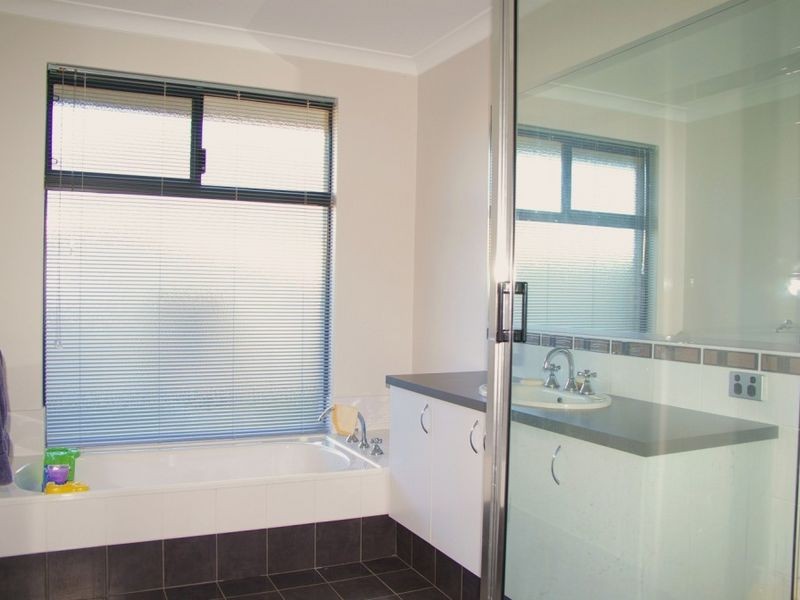 111 Hornibrook Road, Dalyellup WA 6230