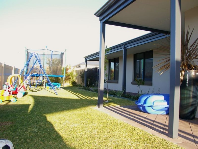 111 Hornibrook Road, Dalyellup WA 6230