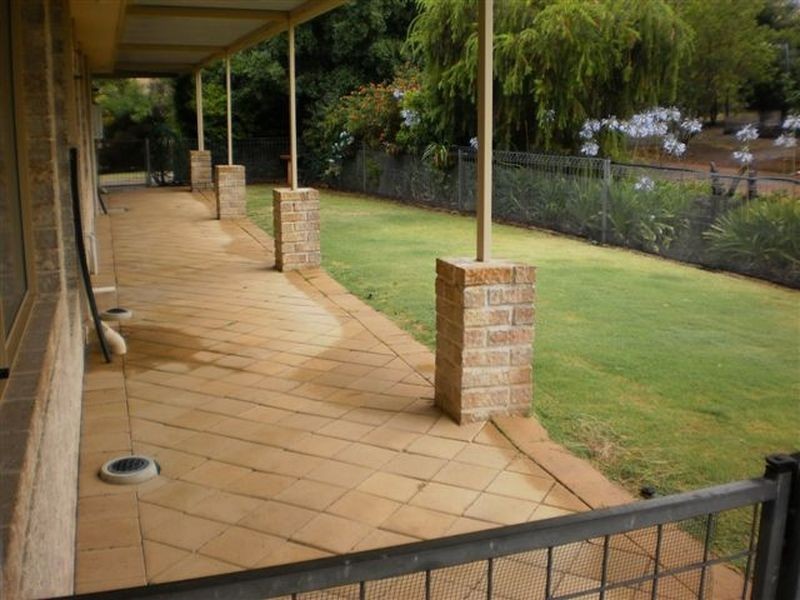 94 Gardincourt Drive, Dardanup WA 6236