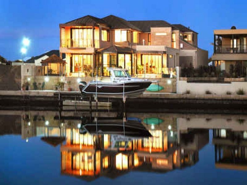 33 Portofino Crescent, Pelican Point WA 6230