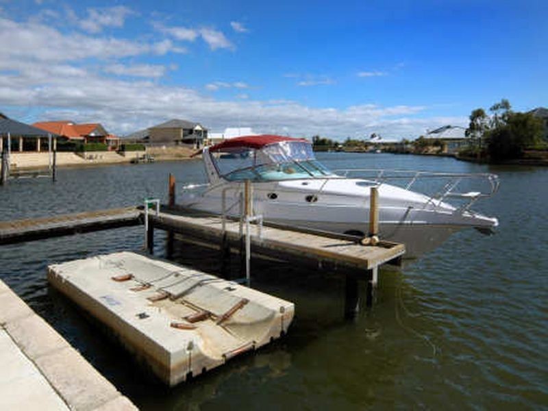 33 Portofino Crescent, Pelican Point WA 6230