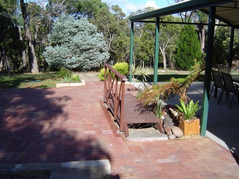 14 Admiralty Place, Leschenault WA 6233