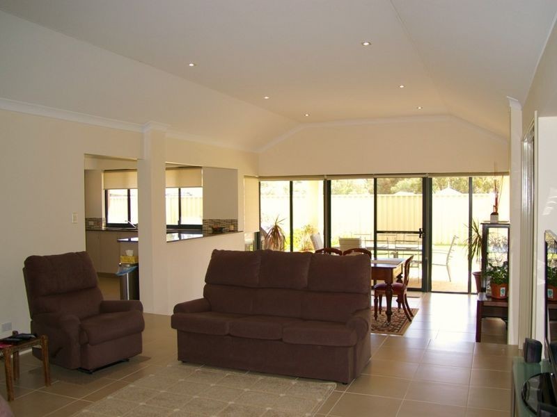 42 Nicolay Approach, Dalyellup WA 6230