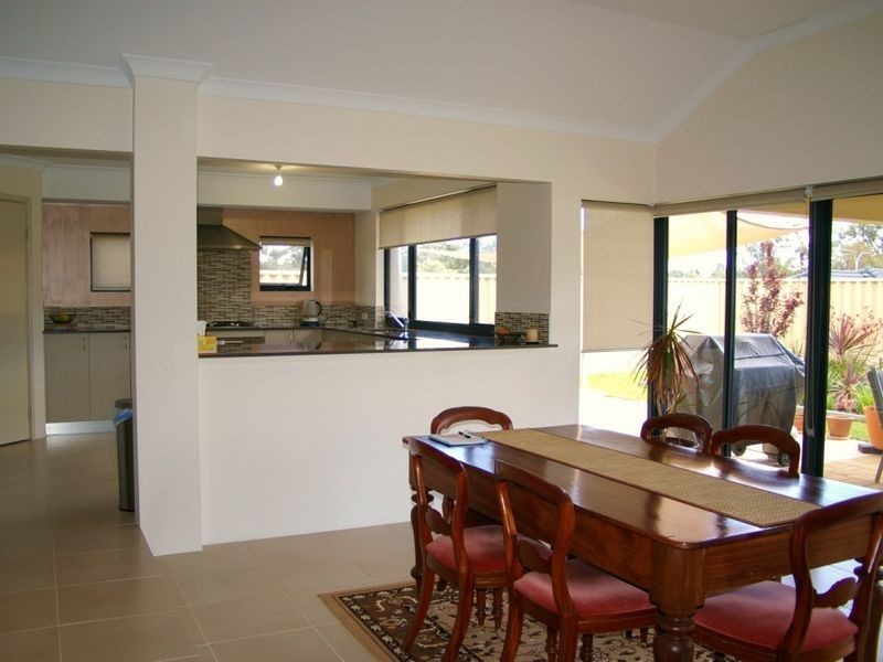 42 Nicolay Approach, Dalyellup WA 6230
