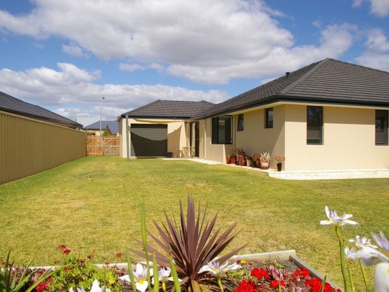 42 Nicolay Approach, Dalyellup WA 6230