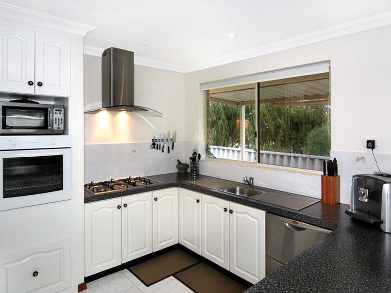 11b Keble Heights, College Grove WA 6230