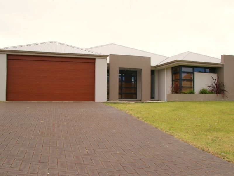 5 Oxley Pass, Dalyellup WA 6230