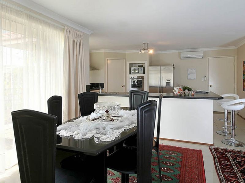 70 The Boulevard, Australind WA 6233