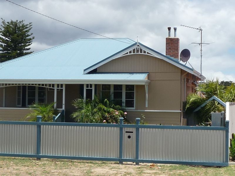 14 Lowe Street, Carey Park WA 6230