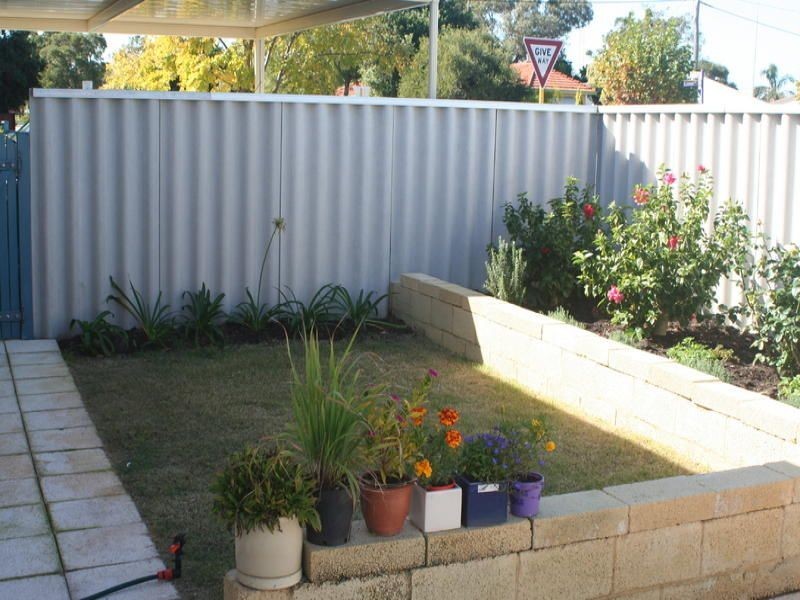 14 Lowe Street, Carey Park WA 6230