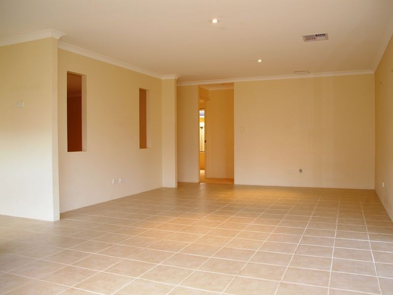 9 Casson St, Dalyellup WA 6230