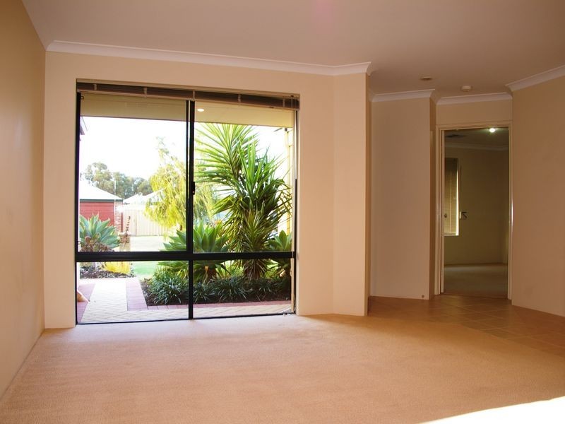 9 Casson St, Dalyellup WA 6230