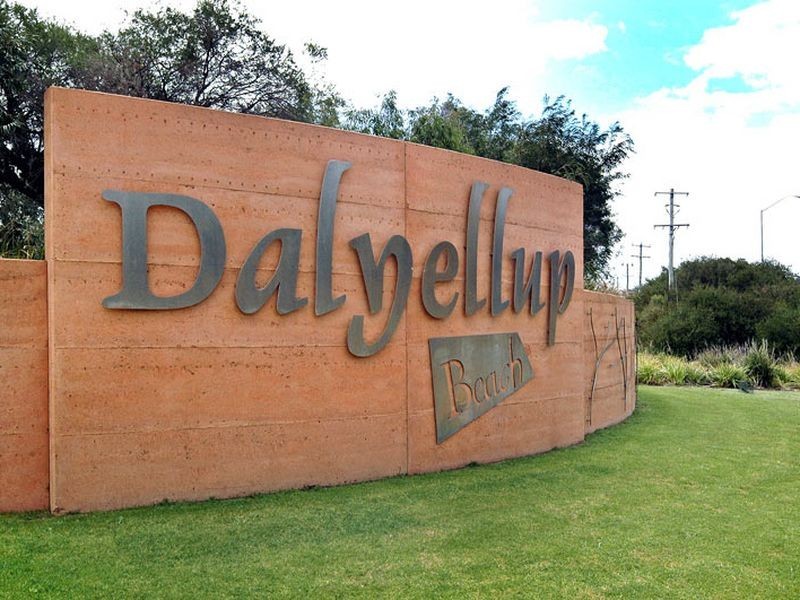 31 Maidment Parade, Dalyellup WA 6230