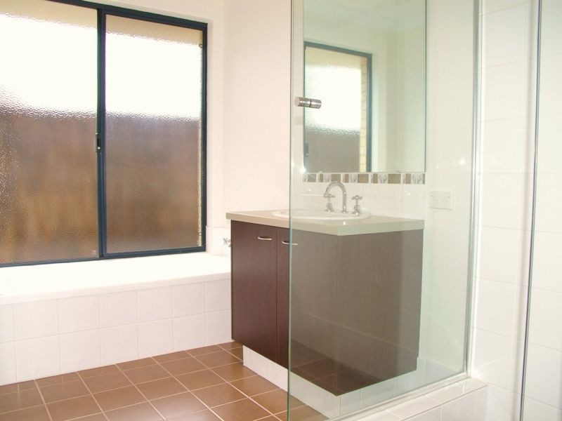 5 Oxley Pass, Dalyellup WA 6230