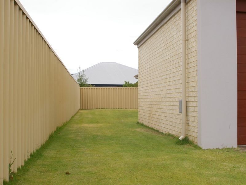 5 Oxley Pass, Dalyellup WA 6230