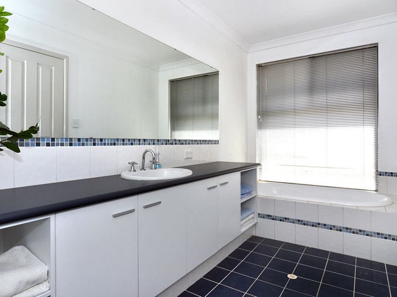 18 Emerald Street, Australind WA 6233