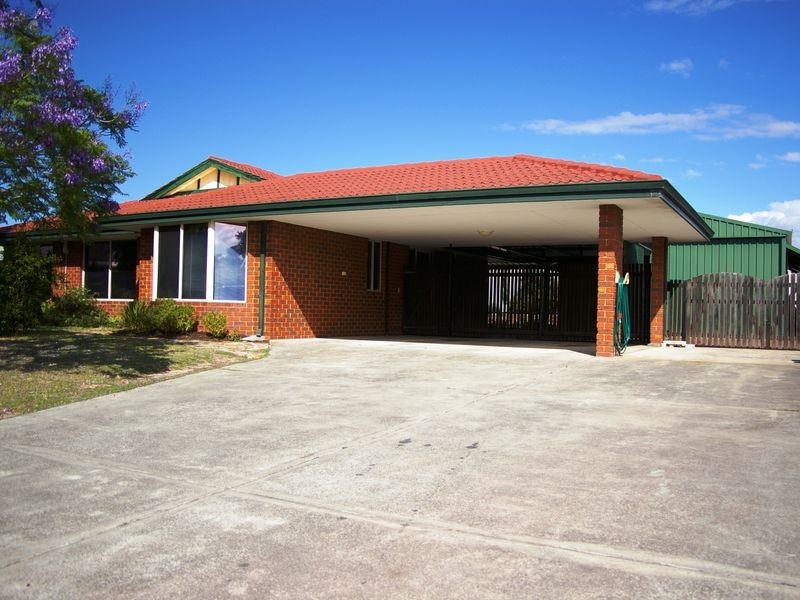 32 St Peters Green, College Grove WA 6230