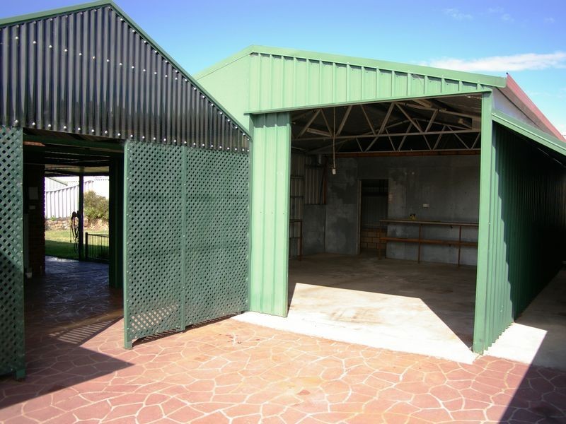 32 St Peters Green, College Grove WA 6230