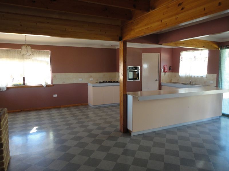 58 Pearce Road, Australind WA 6233