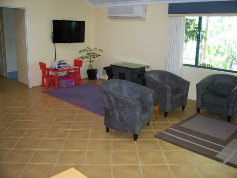 8 Samrose Road, Dalyellup WA 6230