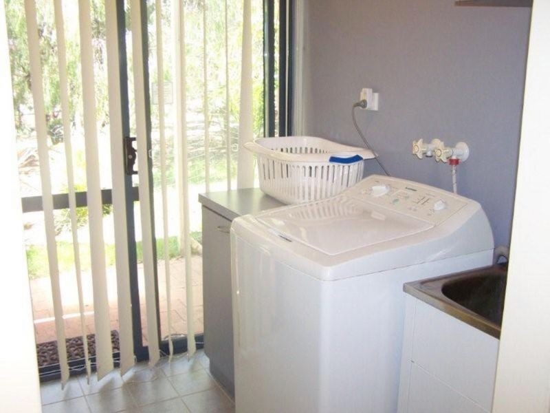 8 Samrose Road, Dalyellup WA 6230