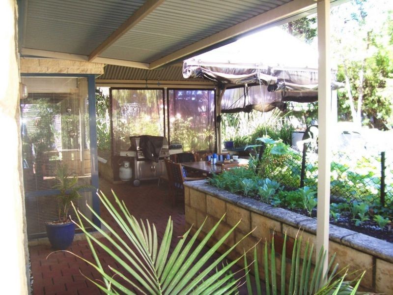 8 Samrose Road, Dalyellup WA 6230