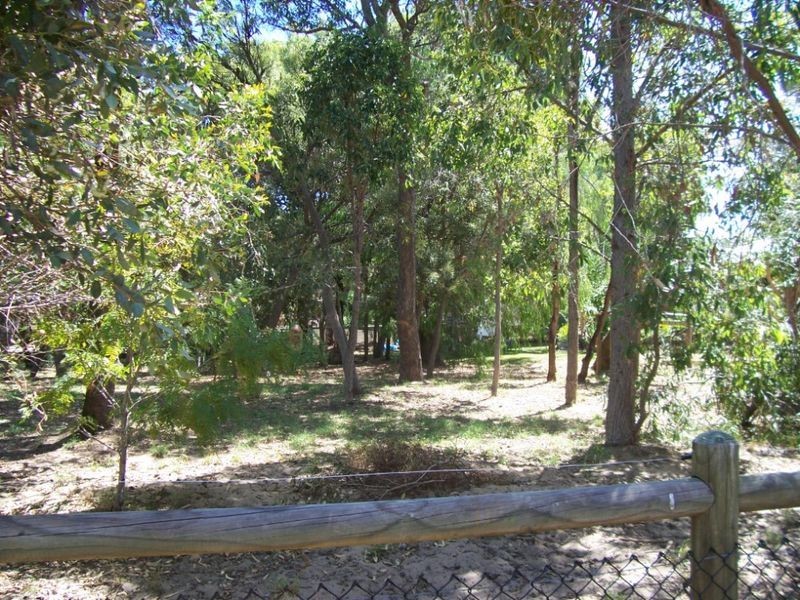 8 Samrose Road, Dalyellup WA 6230