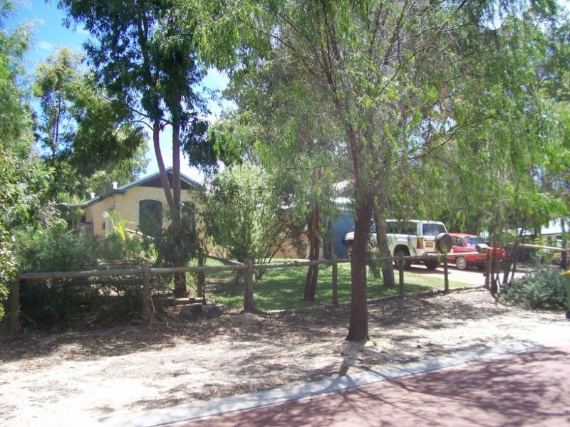 8 Samrose Road, Dalyellup WA 6230