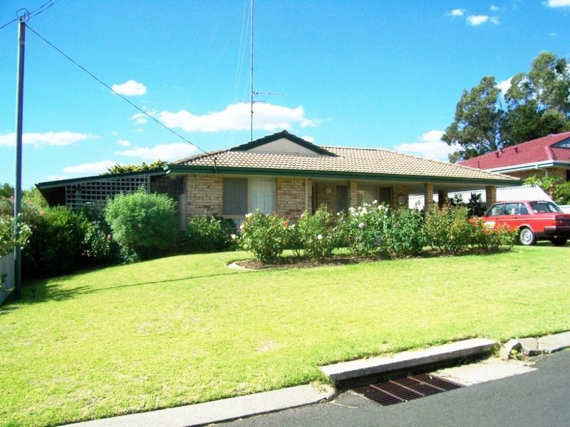 12 Whatman Way, Withers WA 6230