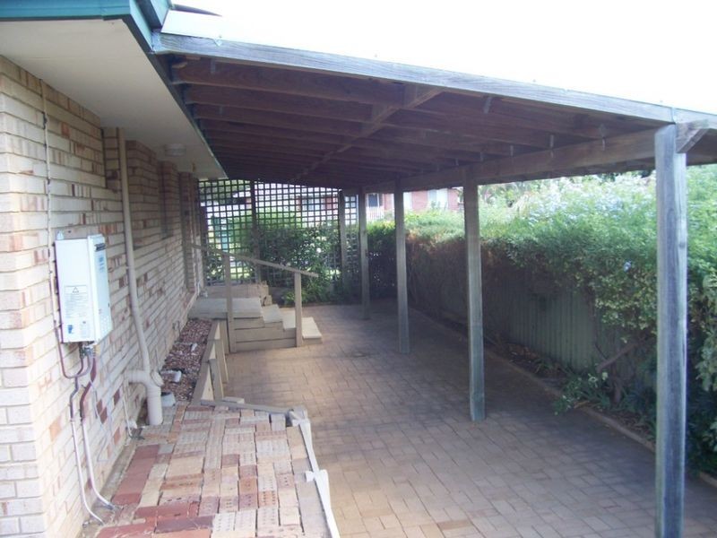 12 Whatman Way, Withers WA 6230