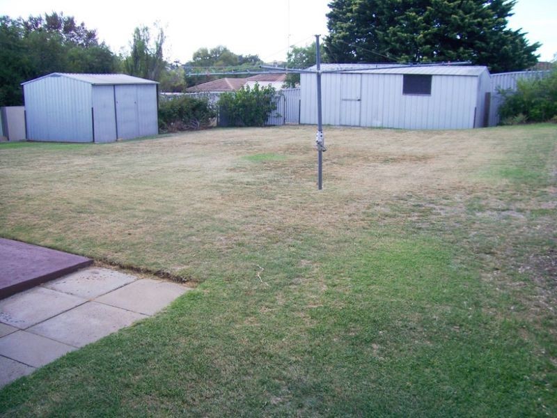 12 Whatman Way, Withers WA 6230