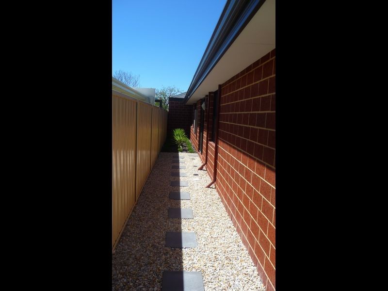 8 Jury Bend, Carey Park WA 6230