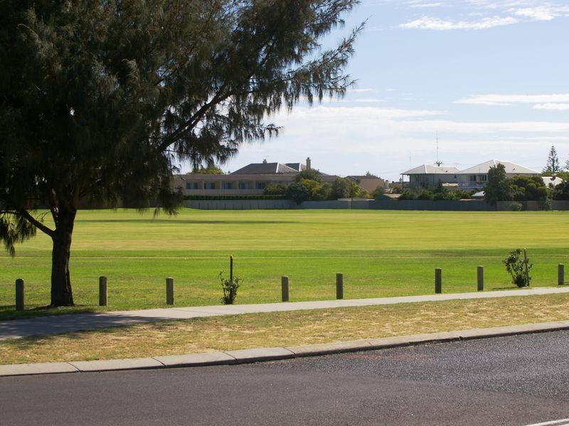 2/1 Upper Esplanade, Bunbury WA 6230