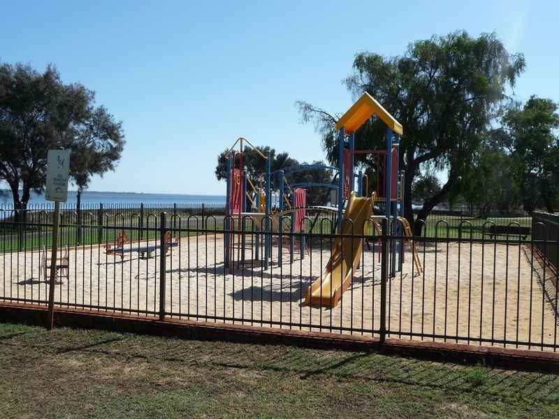 8 Old Coast Road, Australind WA 6233