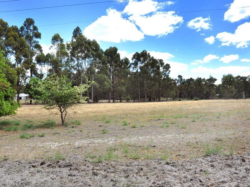 18 Buckle Street, Allanson WA 6225