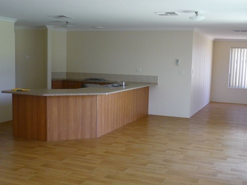 6 Kambany Approach, Dalyellup WA 6230