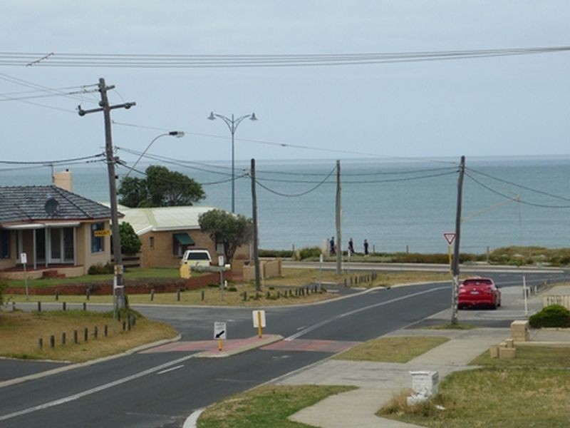 2/21 Greensell Street, Bunbury WA 6230