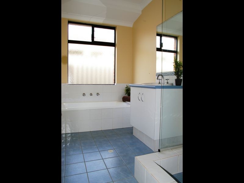 56 Range Road, Capel WA 6271